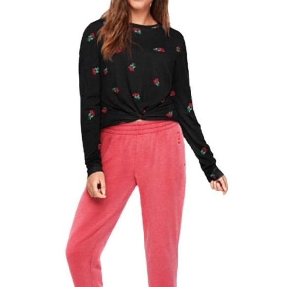 Victoria’s Secret PINK Girlfriend‎ Twist front long sleeve Tee Roses Med - Picture 1 of 9